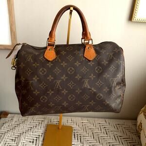 Louis Vuitton Vintage Speedy 30 in Traditional Monogram